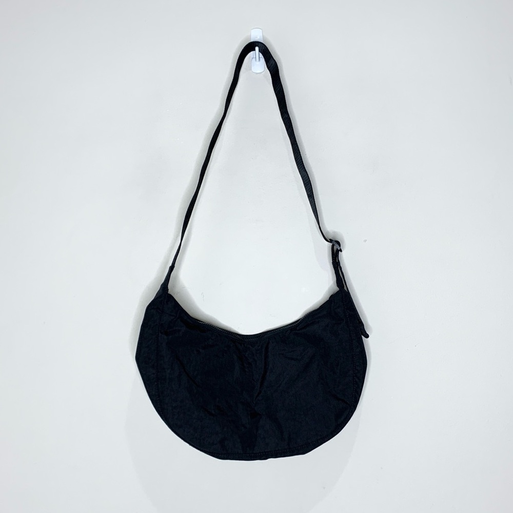 NEW BAGGU x Gudetama Medium Nylon Crescent Bag Embroidered Black Crossbody - Picture 6 of 12